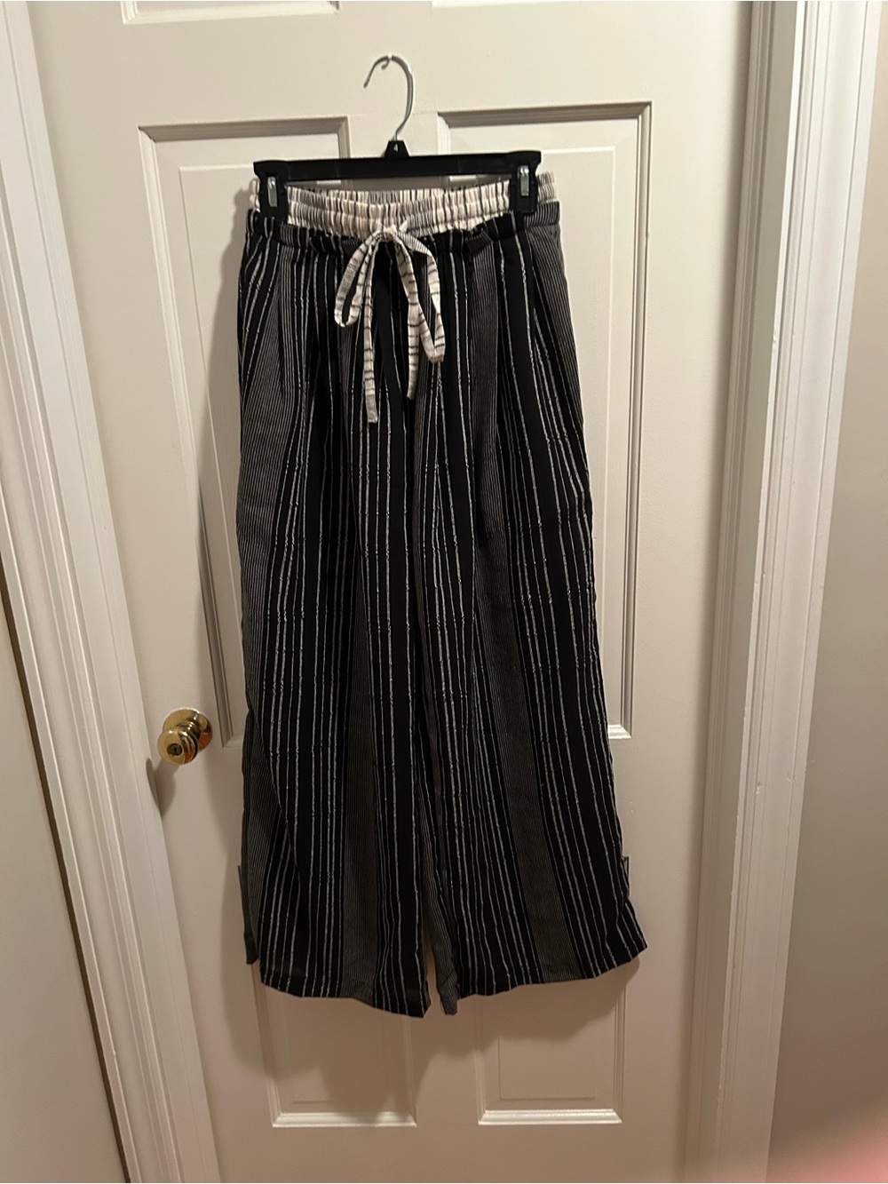 NWOT Camellia Striped Wide Leg Drawstring Pants - Black- Size S